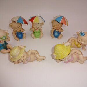 7 Vintage 1980s Enesco Pigs Bathing Beauties Bikinis Sunbathers Umbrellas Lot